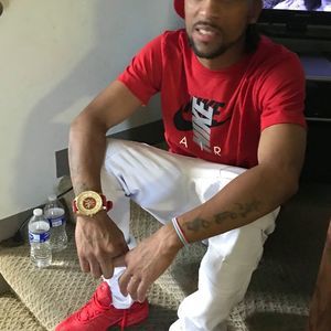 Meet your Posher, Lamaris